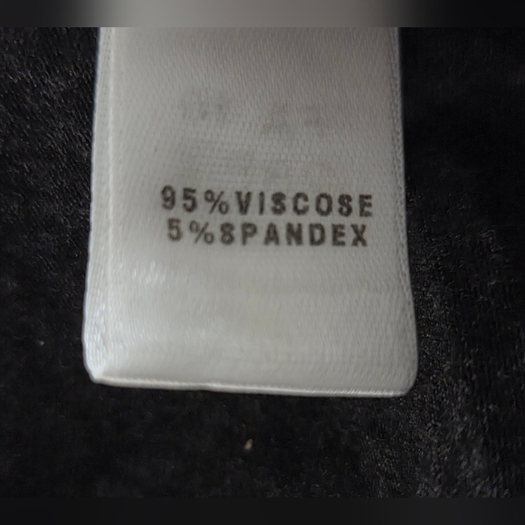 ST. JOHN METALLIC SEQUIN BLOUSE. - Picture 4 of 4